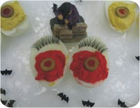 halloween deviled egg eyeballs